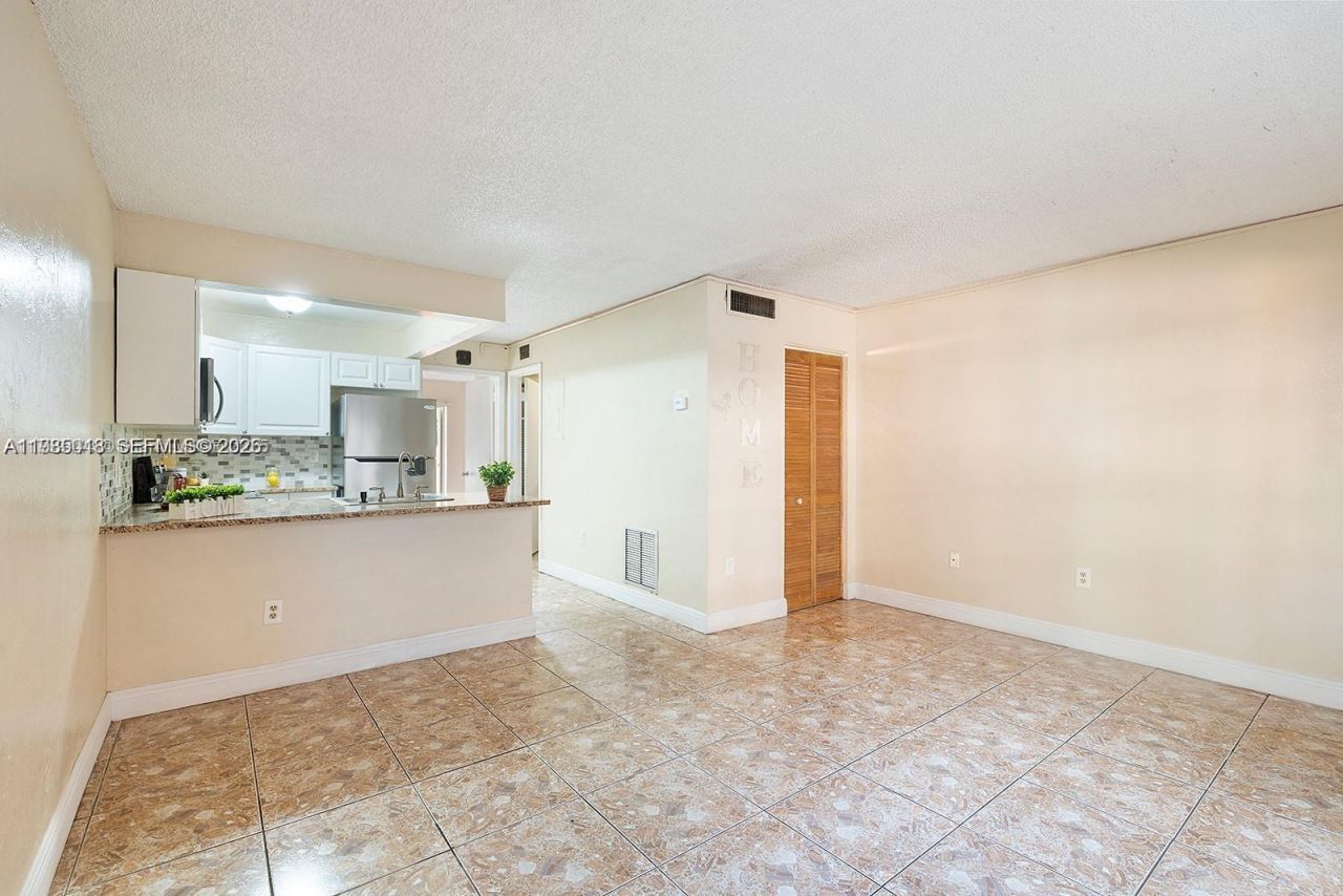 7241 Miami Lakes Dr , Unit D9, Miami Lakes, FL 33014 Photo