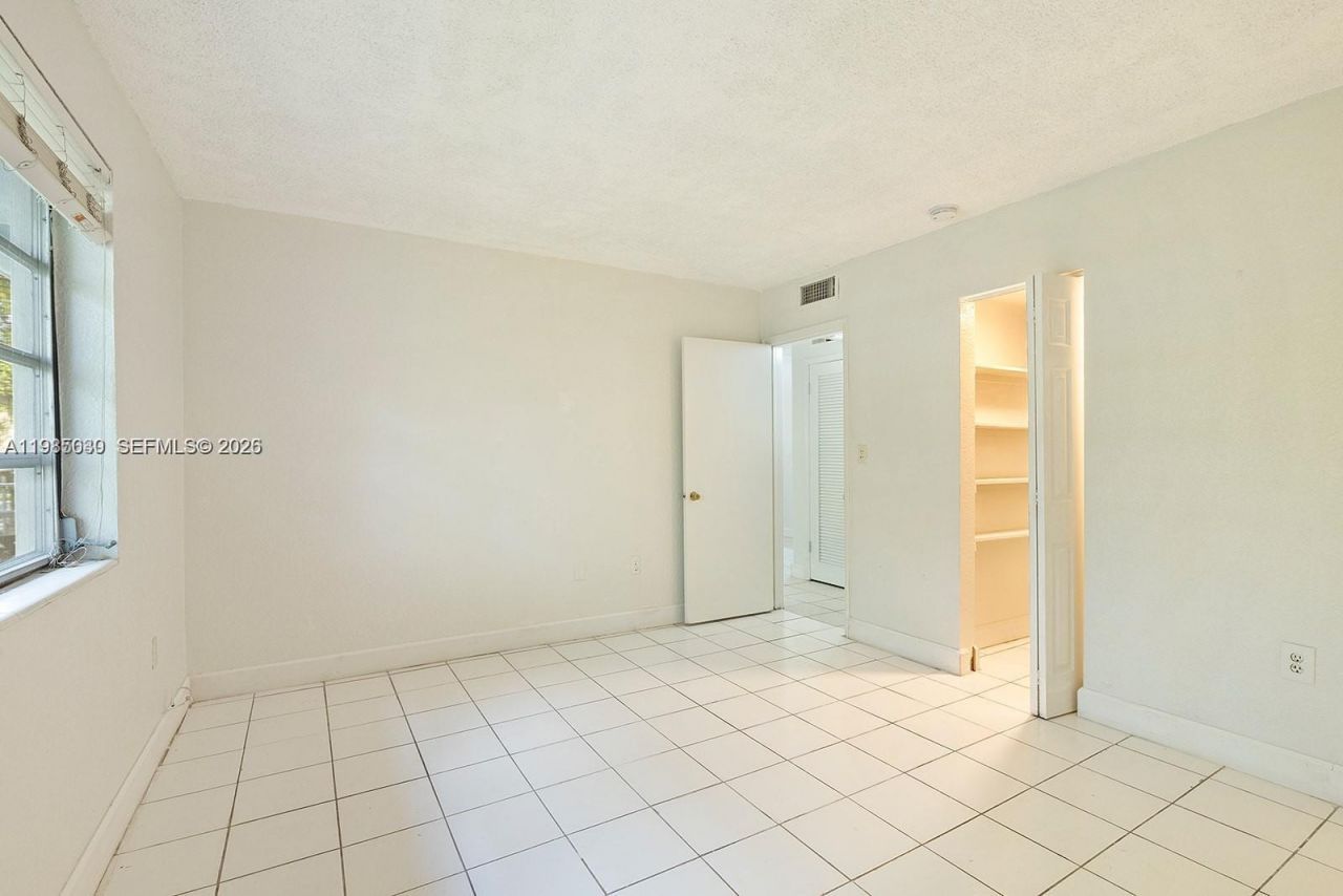 6530 NW Lake Patricia , Unit E25, Miami Lakes, FL 33014 Photo