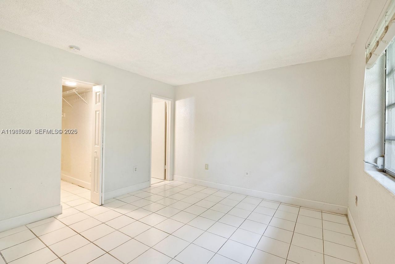6530 NW Lake Patricia , Unit E25, Miami Lakes, FL 33014 Photo