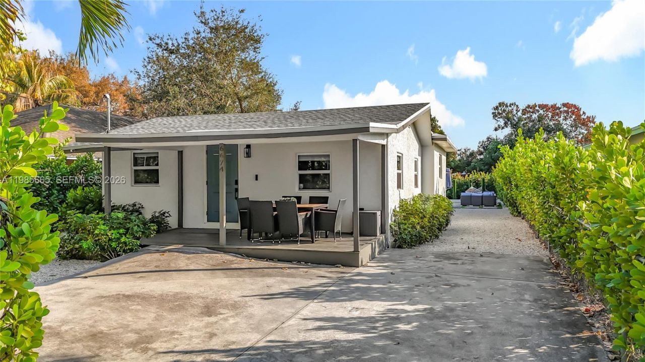 6674 4th , Unit St, Jupiter, FL 33458 Photo