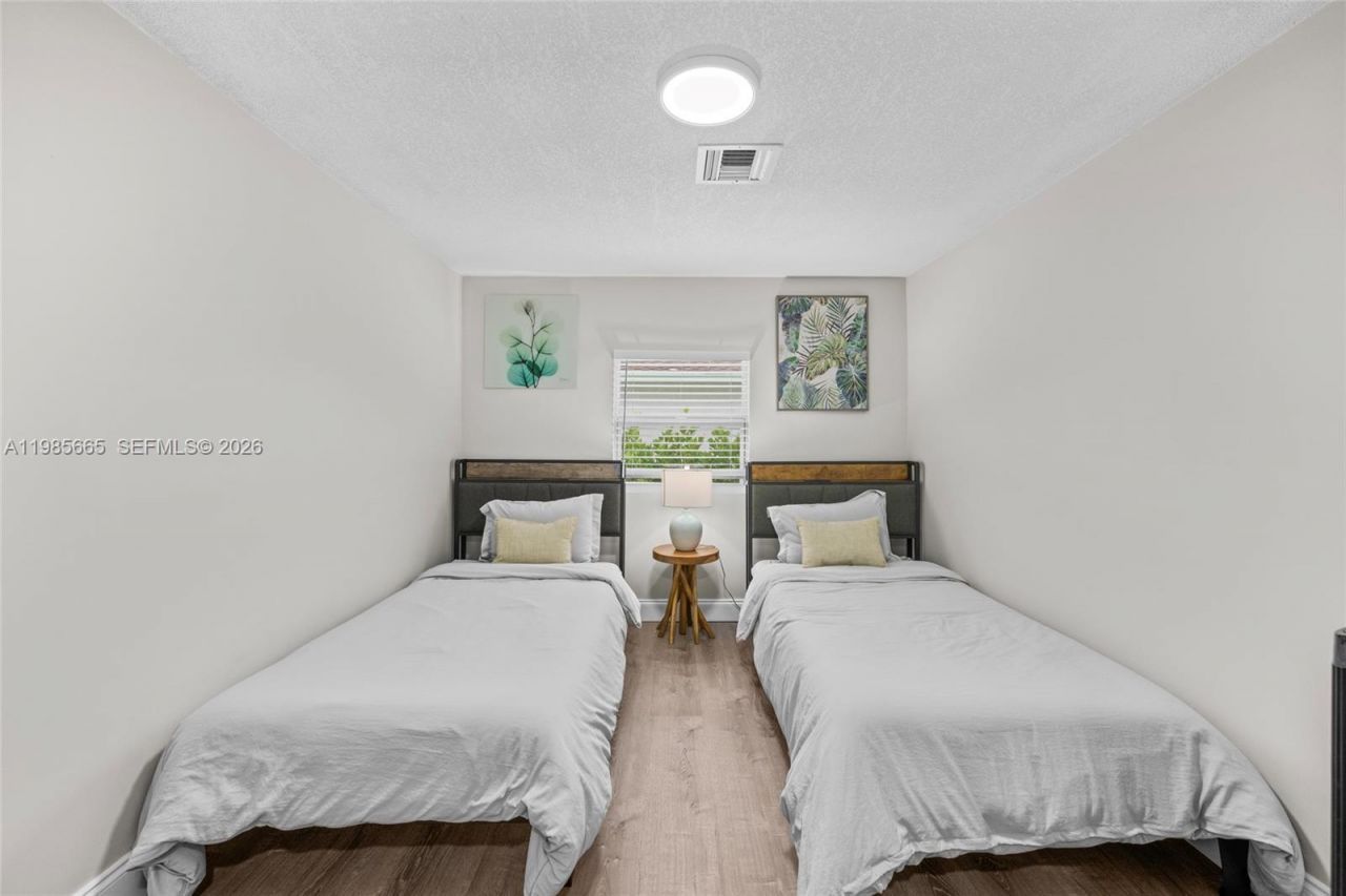 6674 4th , Unit St, Jupiter, FL 33458 Photo