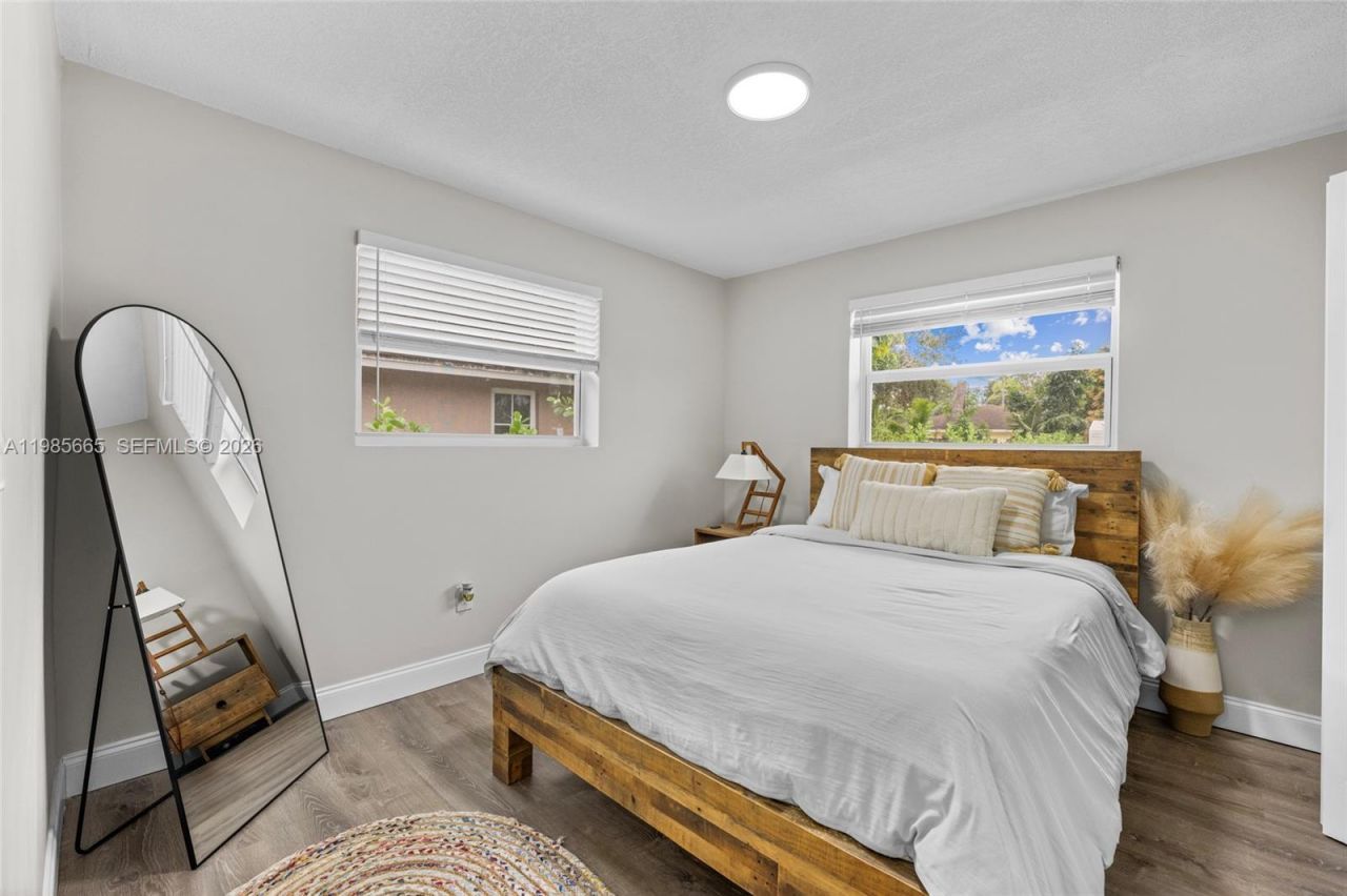 6674 4th , Unit St, Jupiter, FL 33458 Photo