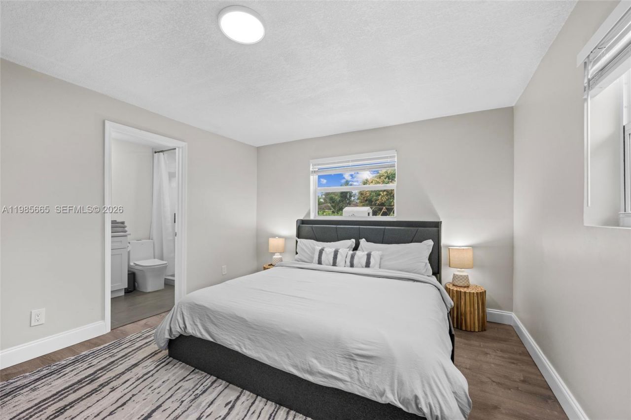 6674 4th , Unit St, Jupiter, FL 33458 Photo