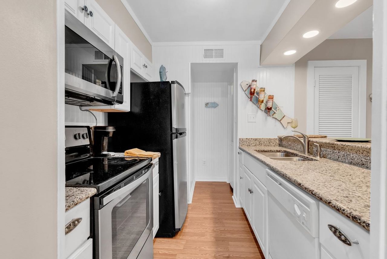 9661 Shore Dr.  Photo 12