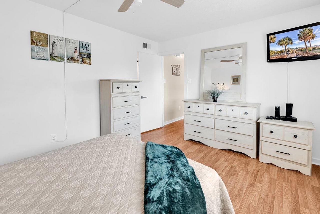 9661 Shore Dr.  Photo 23