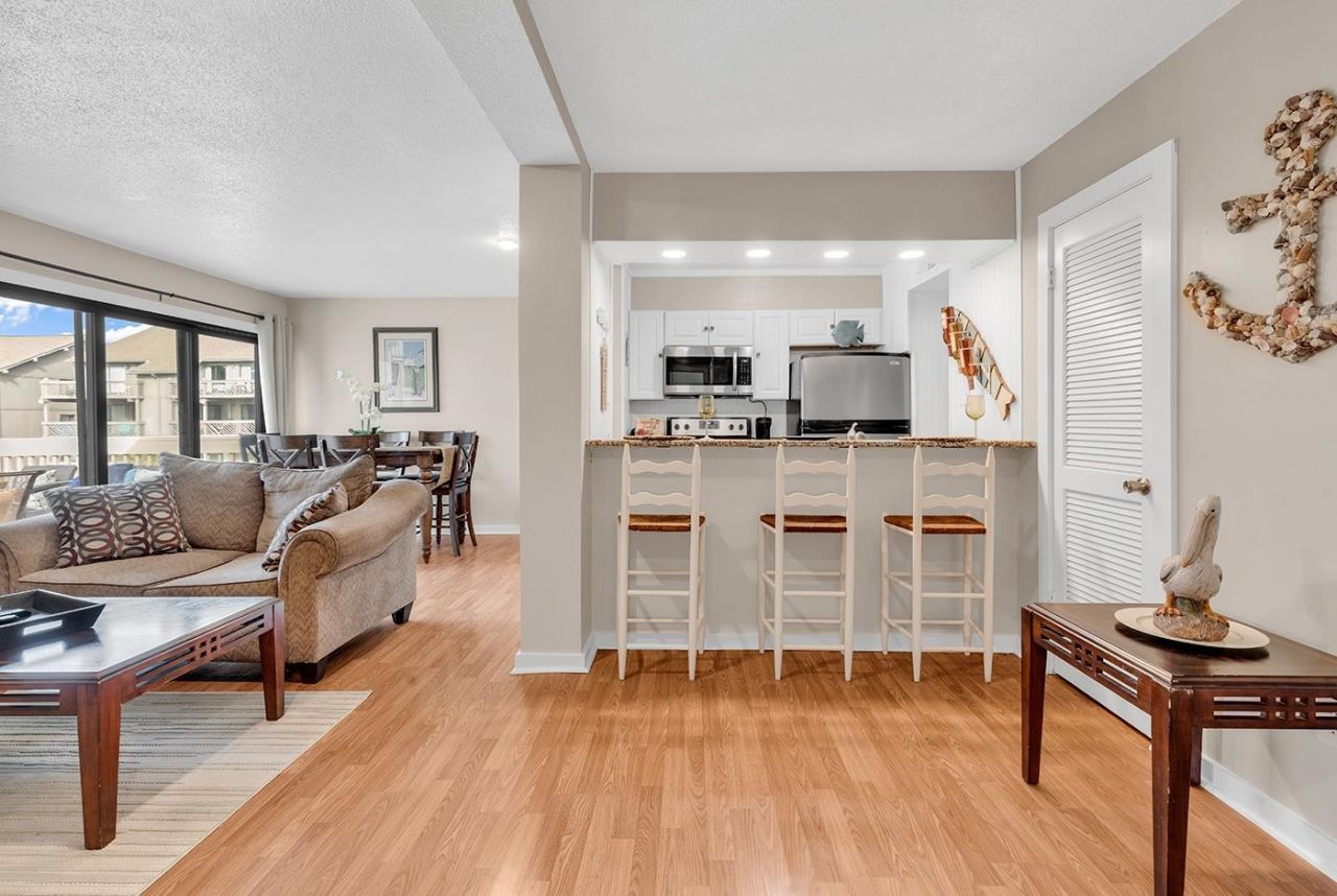 9661 Shore Dr. Photo 5