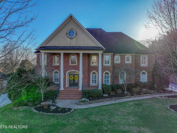 1837 Regents Park Rd, Knoxville, TN 37922