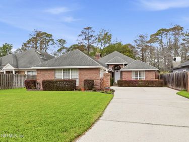 8242 SHADE TREE Court, Jacksonville, FL 32256