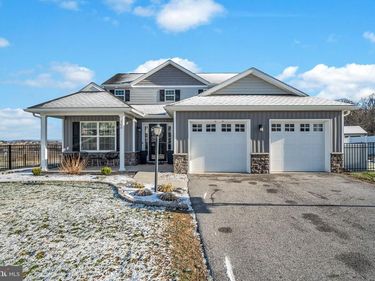 100 EAGLE ROAD, DILLSBURG, PA 17019