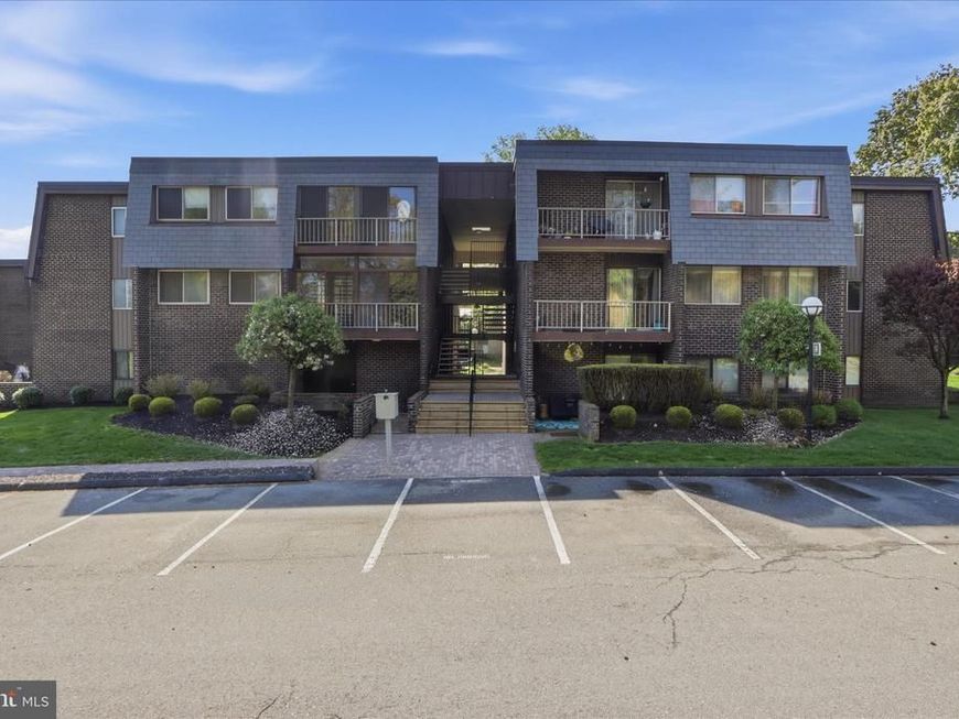 8 Stonehenge Circle, Unit 8-7, Baltimore, MD 21208 Main Photo