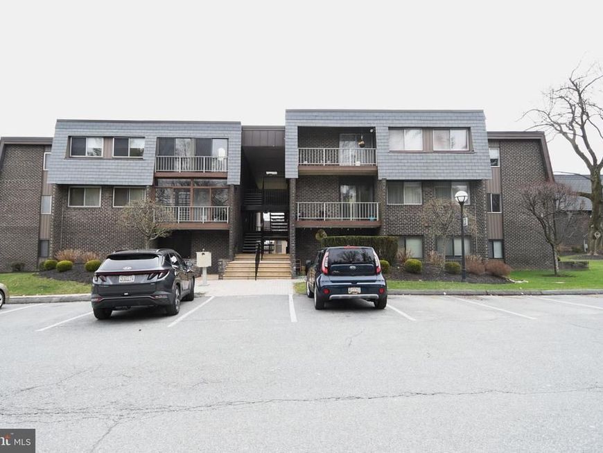 8 Stonehenge Circle, Unit 8-7, Baltimore, MD 21208 Main Photo