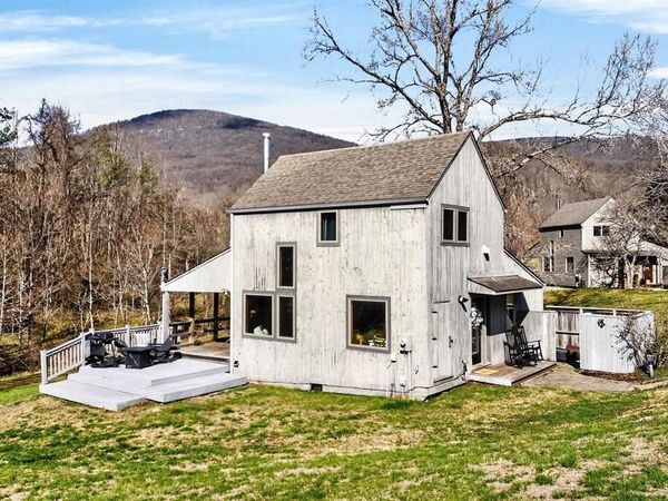 48 MEADOW LN, NELLYSFORD, VA 22958