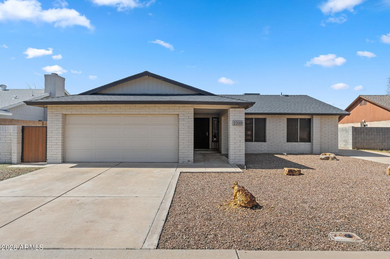 2210 E Edgewood Avenue, Mesa, AZ 85204 Main Photo
