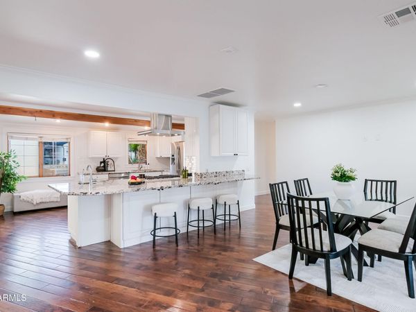 5328 E PINCHOT Avenue, Phoenix, AZ 85018