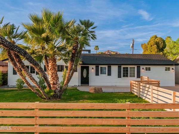 5328 E PINCHOT Avenue, Phoenix, AZ 85018