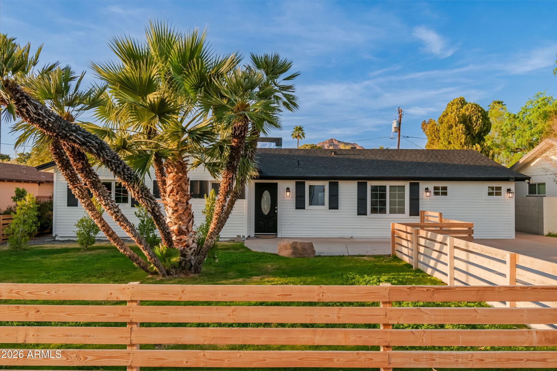 5328 E Pinchot Avenue, Phoenix, AZ 85018 Main Photo