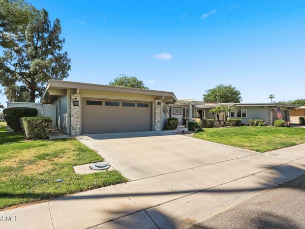 10101 W PINEAIRE Drive, Sun City, AZ 85351
