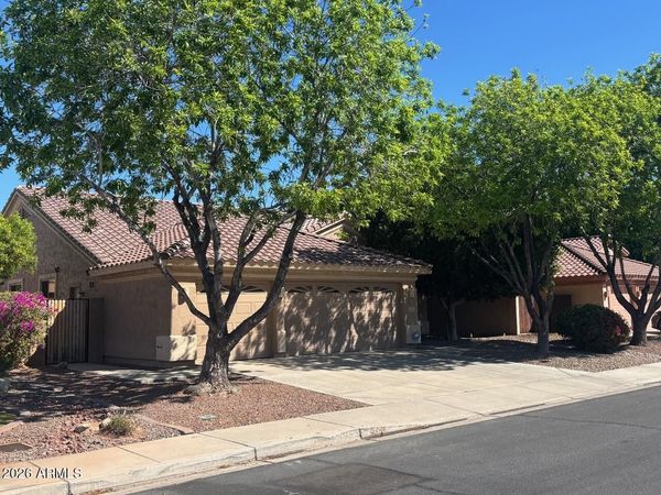 6028 W KRISTAL Way, Glendale, AZ 85308