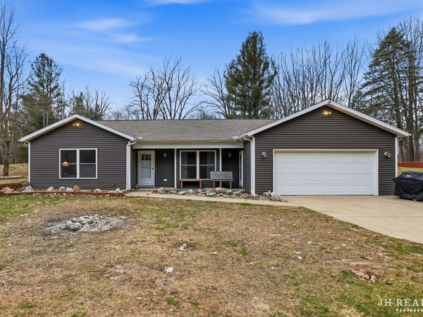 5803 84th Street SE, Caledonia, MI 49316