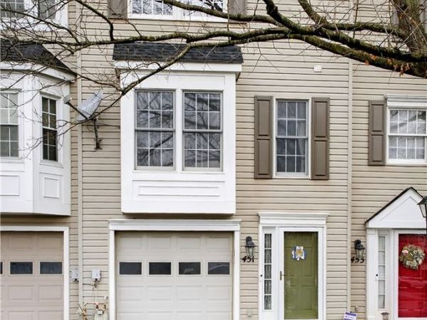 451 Cherryhill Dr, Bridgeville, PA 15017