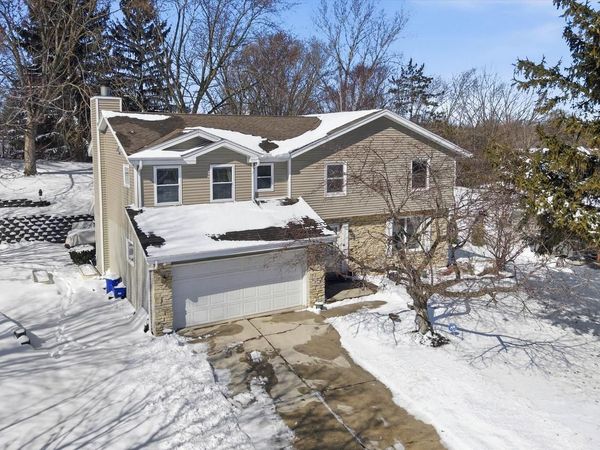 15429 W Mayflower COURT, New Berlin, WI 53151