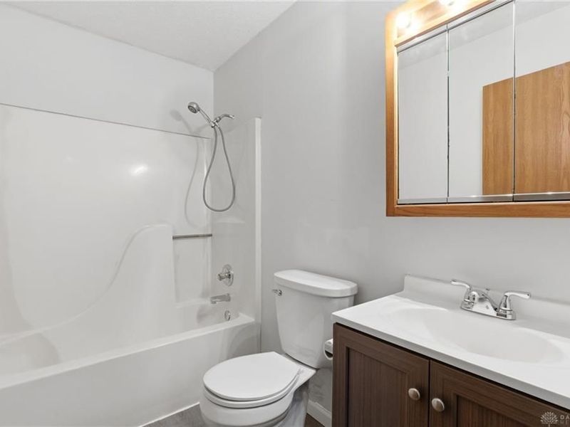 107 Ashlee Drive, Lewisburg, OH 45338 Photo 14