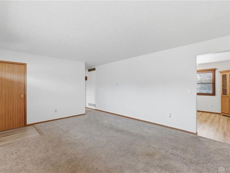 107 Ashlee Drive, Lewisburg, OH 45338 Photo 6