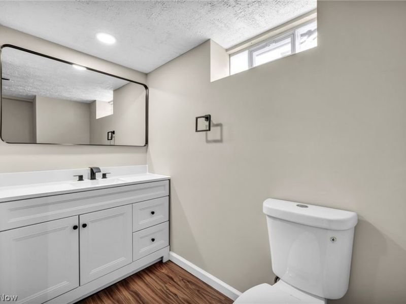 30646 Lorain Road, North Olmsted, OH 44070 Photo 18