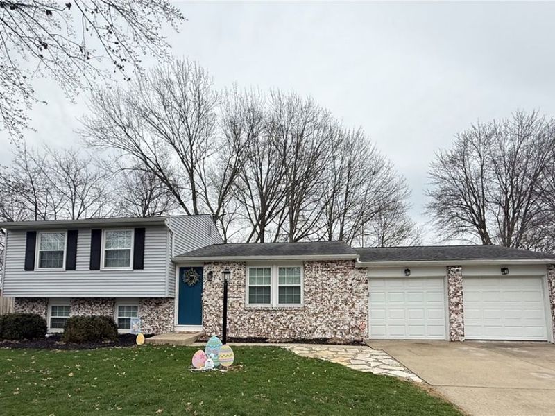 531 Heatherwood Drive SE, Warren, OH 44484 Photo 1