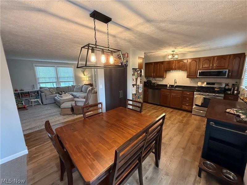 531 Heatherwood Drive SE, Warren, OH 44484 Photo 5