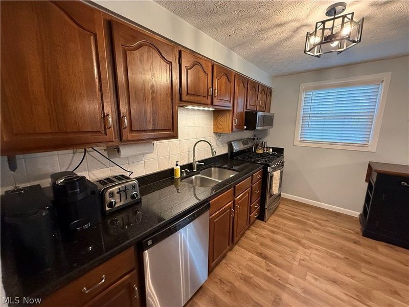 531 Heatherwood Drive SE, Warren, OH 44484 Photo 7