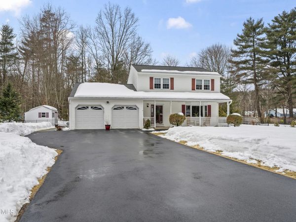 4 Queen Diana Lane, Queensbury, NY 12804