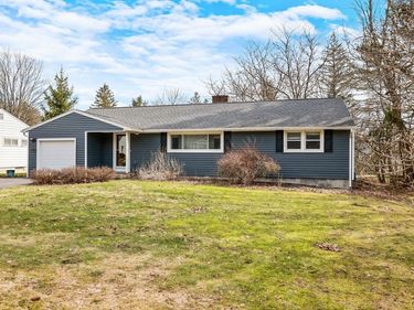 214 Palmer Drive, Fayetteville, NY 13066