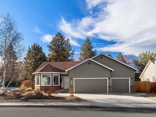 997 SE Shadowood Drive, Bend, OR 97702