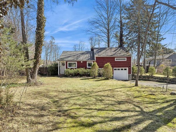 14 Suydam Drive , Melville, NY 11747