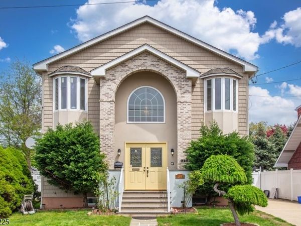 12 Roosevelt Pl, Fair Lawn, NJ 07410