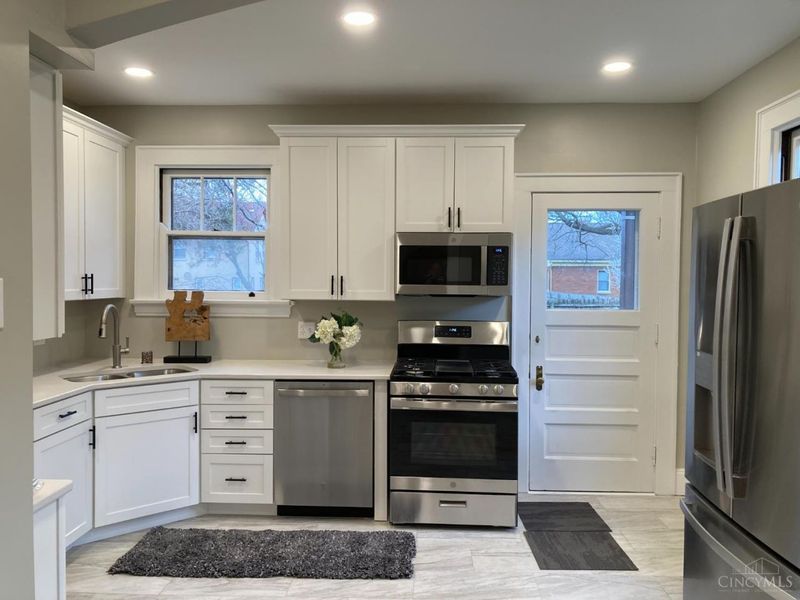 5004 Cleves Warsaw Pike, Cincinnati, OH 45238 Photo 4