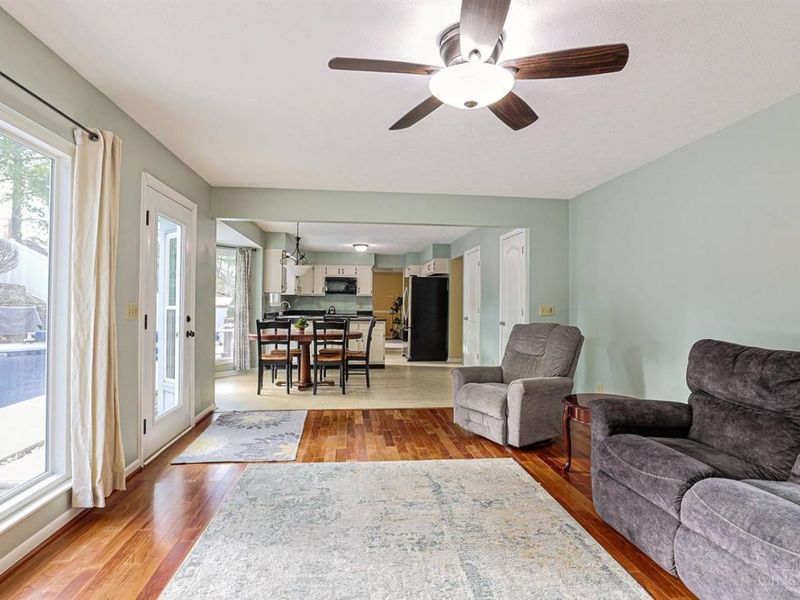 5462 Brigade Court, Cincinnati, OH 45239 Photo 12