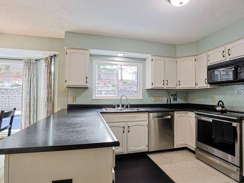 5462 Brigade Court, Cincinnati, OH 45239 Photo 17