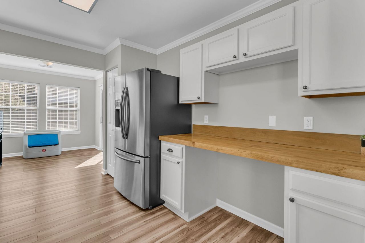 408 Aberdeen Circle Photo 14