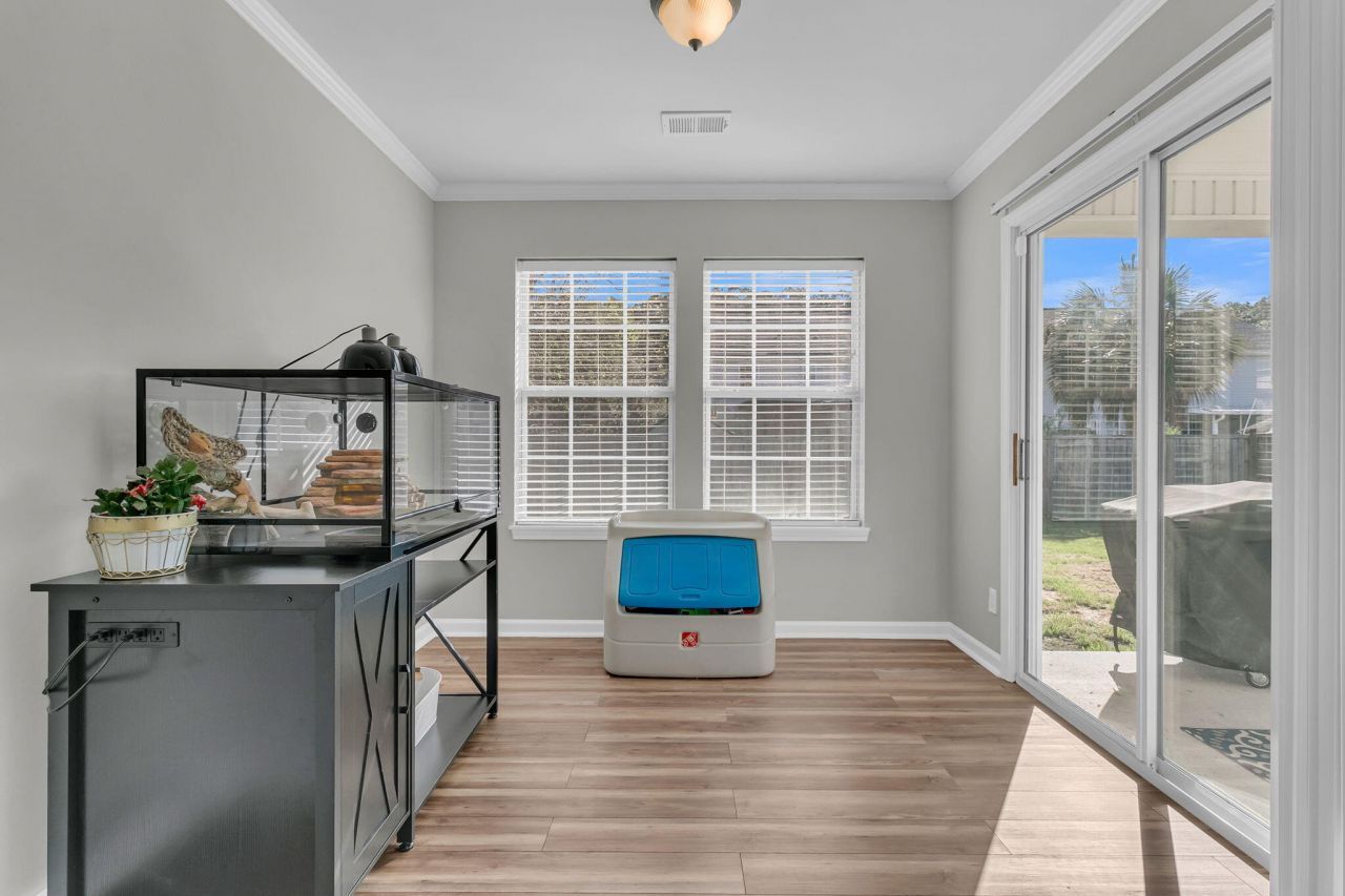 408 Aberdeen Circle Photo 16