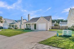 408 Aberdeen Circle photo 4