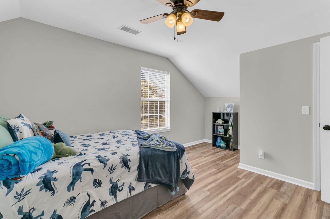 408 Aberdeen Circle Photo 32