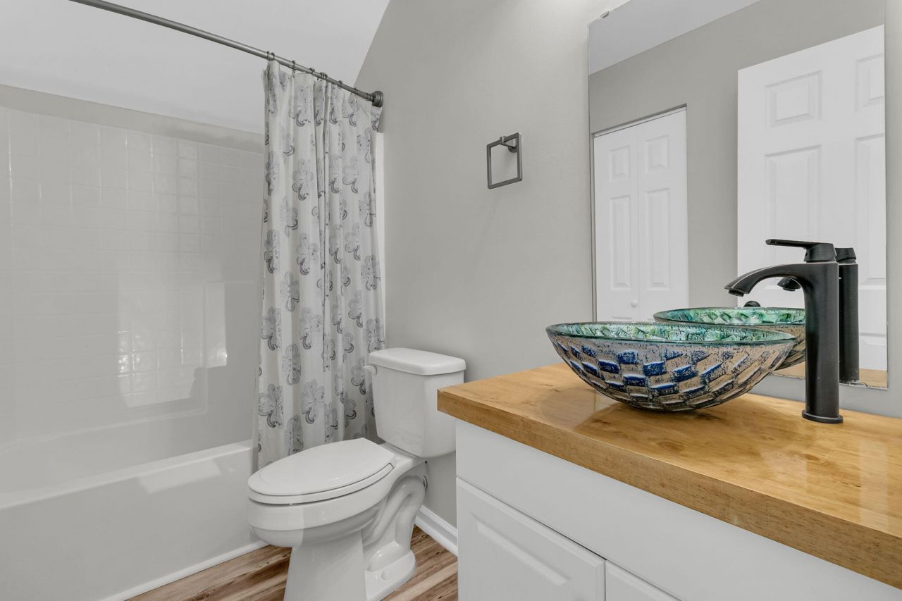 408 Aberdeen Circle Photo 33