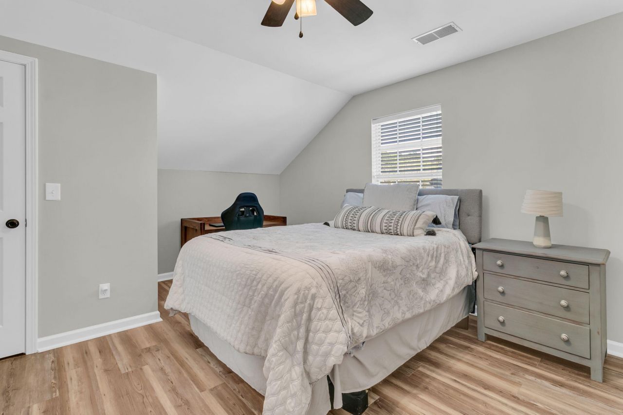 408 Aberdeen Circle Photo 34