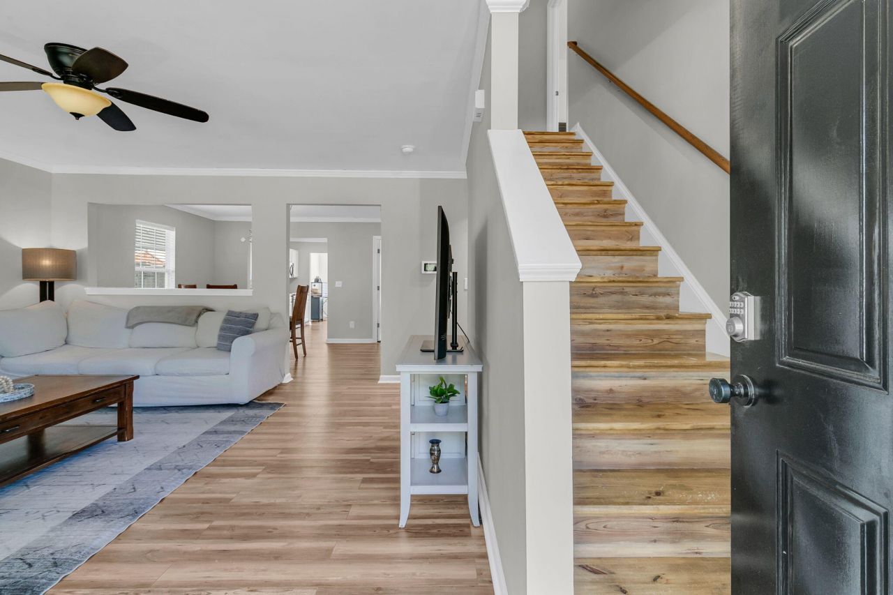 408 Aberdeen Circle Photo 6