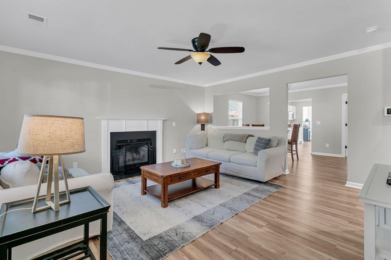 408 Aberdeen Circle Photo 7