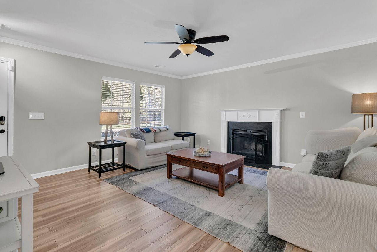 408 Aberdeen Circle Photo 9