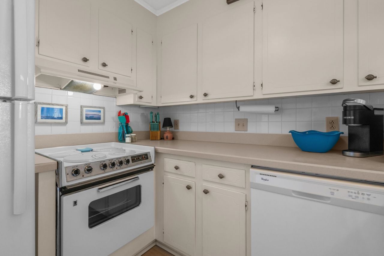 2203 S Ocean Blvd. Photo 17