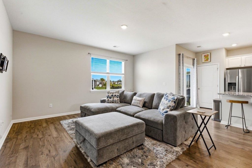 2587 Orion Loop  Photo 10